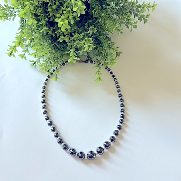 SILVER & WHITE beaded Necklace - Picture 1 of 5